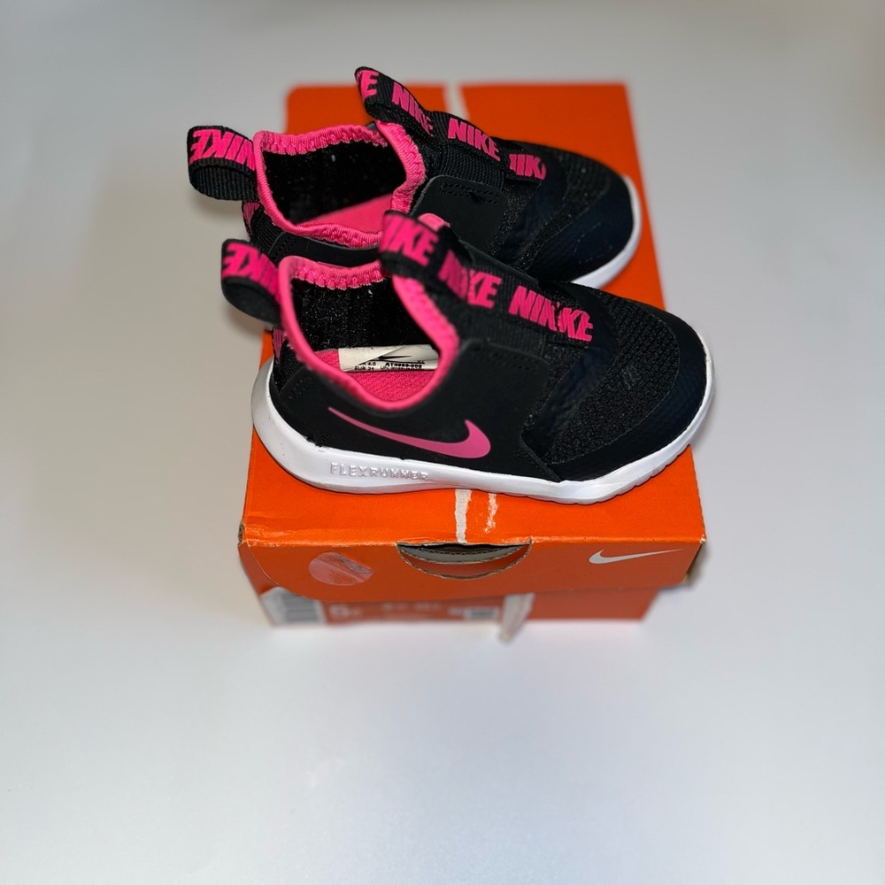 Nike Flex Runner TD – Toddler Size 5C!